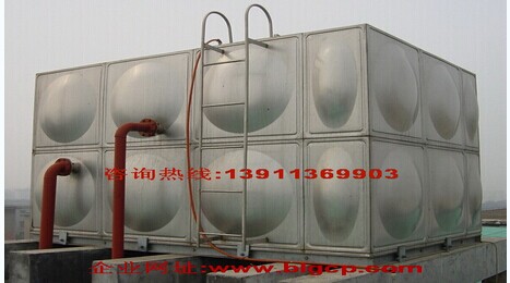 如何清洗玻璃鋼水箱死角內(nèi)的污垢?